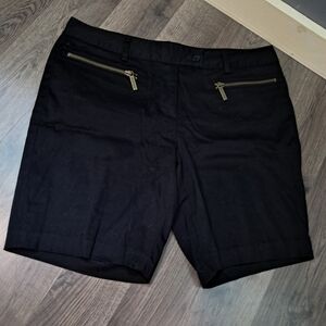 Michael Kors Gold Zippered Pocket Black Shorts Womens Size 8